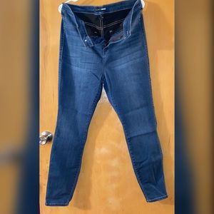 Size 14 dark denim Fashion Nova jeans👖